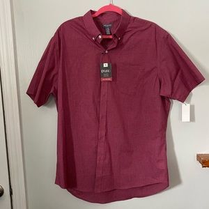 Men’s Van Heusen Red Plaid Large Short Sleeve Button-Up Shirt